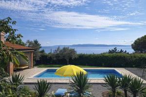 Tiny House With Private Pool Kostrena - Happy Rentals