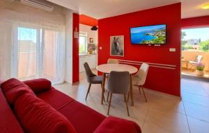 Family apartment Oros Medulin, with a pool, ggd