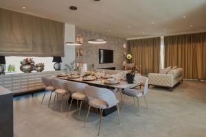 Villa Kim Momjan with Pool and Spa - Happy Rentals