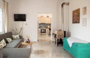 Antonys Pomegranate a Peaceful Village Retreat