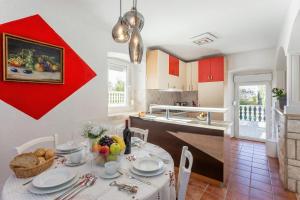 Holiday Home Cadjo with Private Pool - Happy Rentals