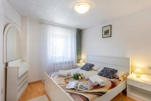 Holiday Home Cadjo with Private Pool - Happy Rentals