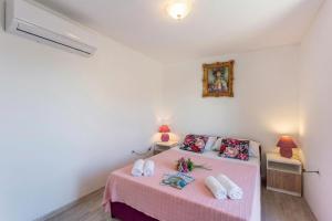Holiday Home Cadjo with Private Pool - Happy Rentals