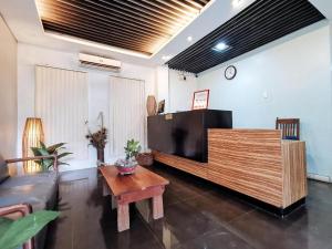 RedDoorz near Trade School Gensan