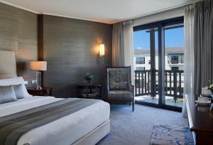 Superior Double Room with Partial Lake View