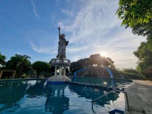 Libertyland Waterpark Resort