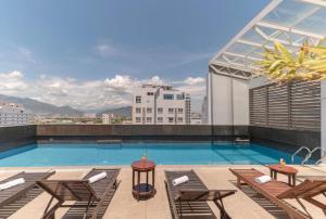 Nhi Phi Hotel Nha Trang