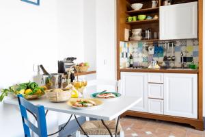 One-Bedroom Apartment with Sea View - Separate Building room in Relais Regina Giovanna