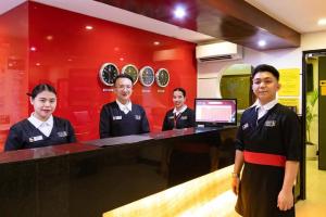 Hotel Sogo LRT Monumento Stn