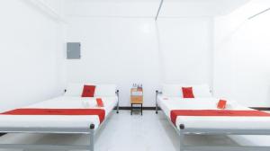 RedDoorz @ Catalina Pension House