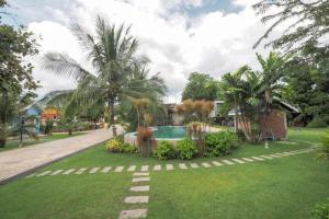OYO 75339 Full Frame Resort
