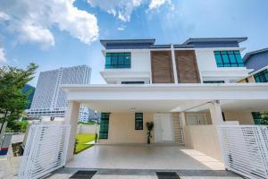 Solok Sungai Emas by Plush