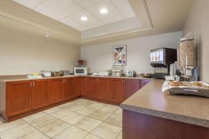 Super 8 By Wyndham Abbotsford Bc