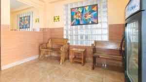 RedDoorz @ Elegance Guest House near NAIA T3