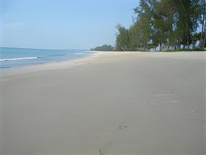Pranee Beach Bungalows
