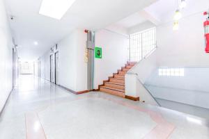 OYO 1161 Sathorn Mansion