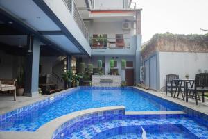 Faraway suites