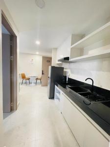 Walk Street Apartment Near Royal Palace