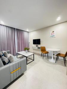 Walk Street Apartment Near Royal Palace