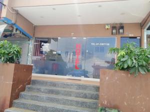 SUPER OYO 89985 Js Hotel