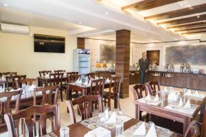 Ganapati Airport Hotel
