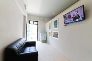 H2B Hostel
