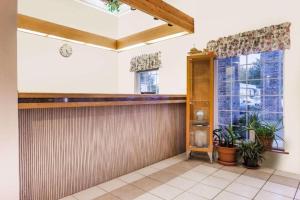 Days Inn by Wyndham Ocean Shores