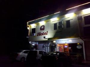Q Hotel