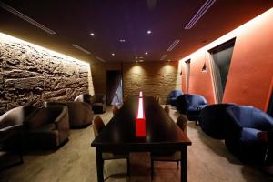 SAIGON TRAVEL LOUNGE