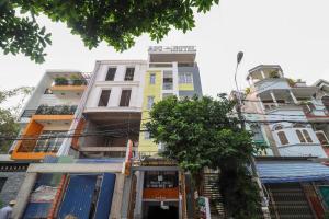 RedDoorz near Aeon Mall Binh Tan