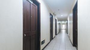Mervins Terraces by RedDoorz