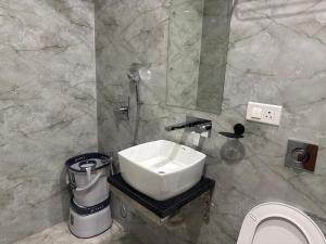 Hotel Amrit Gold