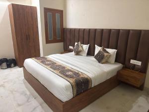 Hotel Amrit Gold - 3 Minute Walk from Golden Temple