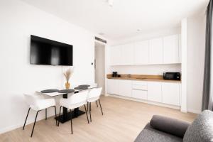Kula & the Top Apartments by Irundo