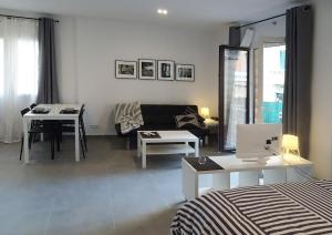 Studio 1712 Beach