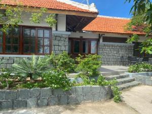 Hon Cau Resort & Restaurant