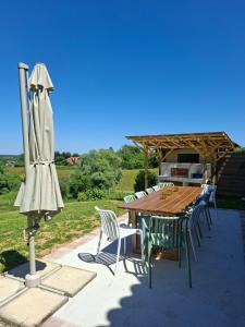 Gîte familial 10 pers jardin et piscine