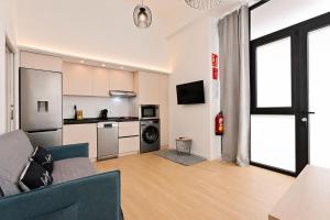 Caracol - Entire Apt - Near Beach and Stadium by Río Turia Apartments