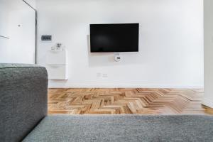 Deluxe Suite Apartment - 2min sea + Balcone