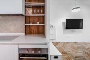 Deluxe Suite Apartment - 2min sea + Balcone img5