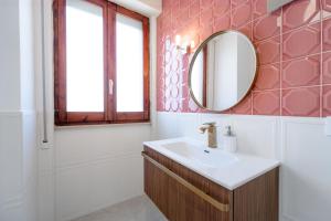 Deluxe Suite Apartment - 2min sea + Balcone img23