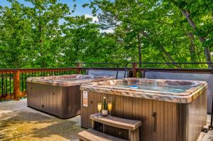 Smoky Mtn Mansion with Indoor Pool, Theater, Arcade