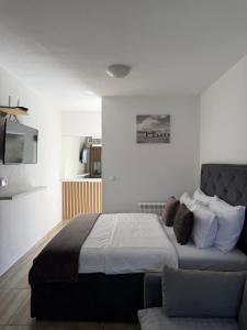 Lux Studio Apartments