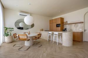 2BR Pool Villa Bingin w Ocean View Rooftop - Tasanaa