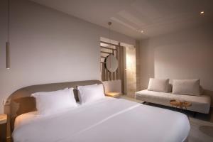 Parthenis Hotel & Suites