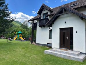 Garden Retreat Keyhouse