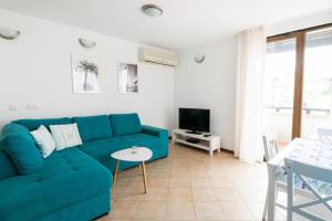 Sea Breeze Apartment, Oasis Resort, Lozenets