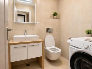 Spacious 2BR Residence - Straulesti