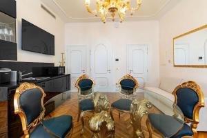 Ca Cesare Venetian Apartment with Garden