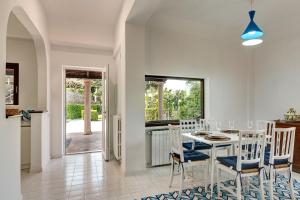 Villa Demetra Capri - Pool and Relaxation
